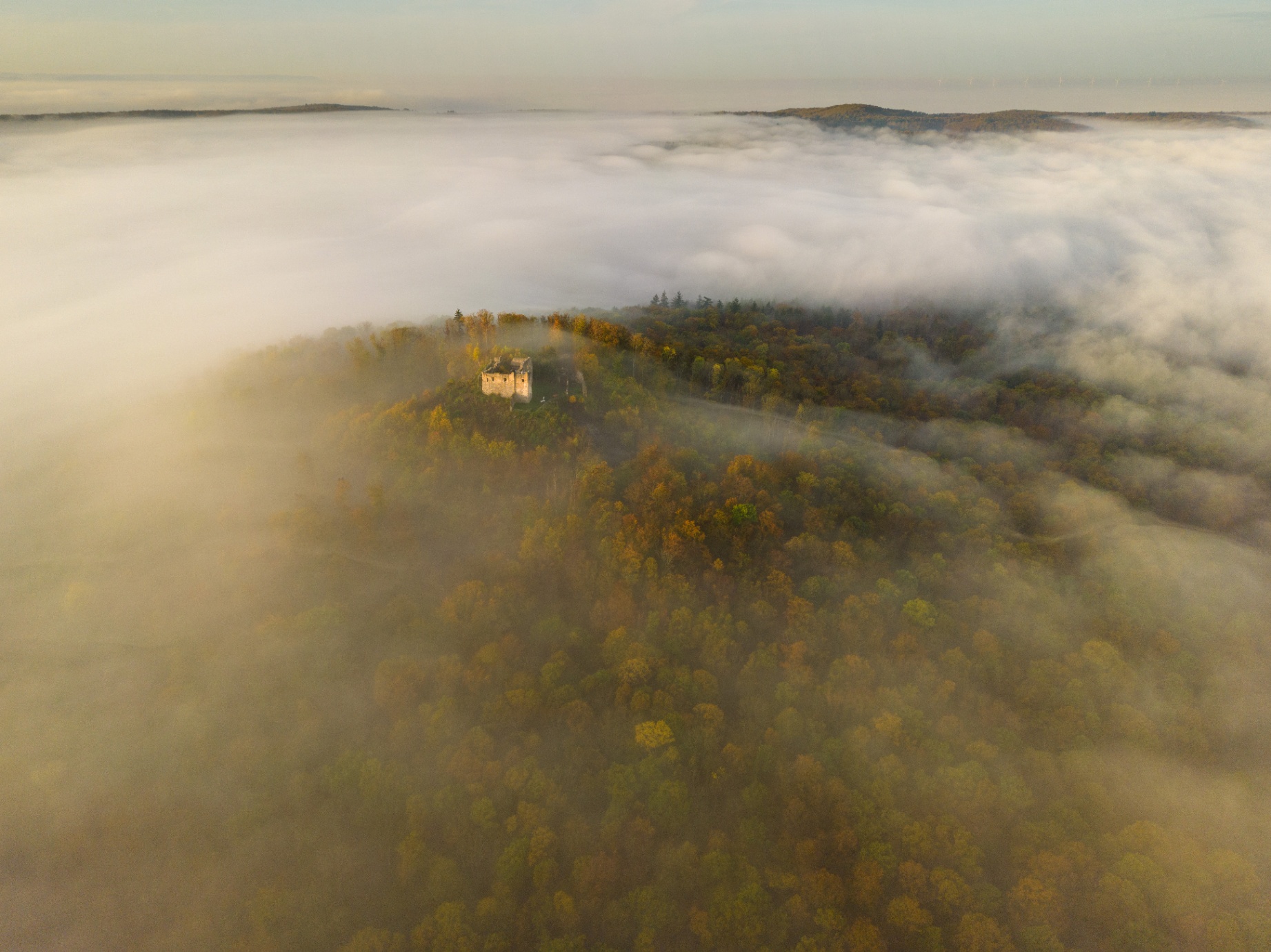 Ruine Bramberg Morgennebel Folker Bergmann 2022 11